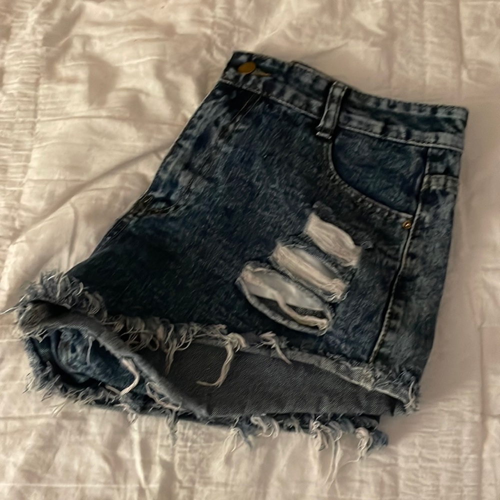I am selling these because they are to big on me and to short .
